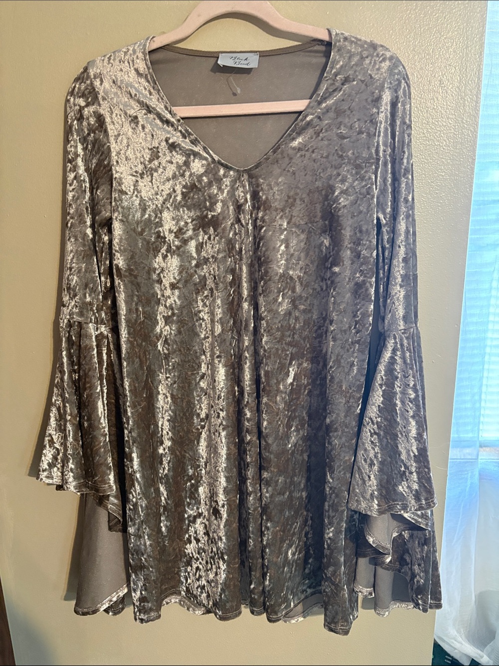 Black Bead Crushed Velvet V-Neck Bell Sleeve Top - Silver